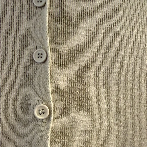 Princess Polly Light Sage Green Short-Sleeve Button-Up Top - Picture 2 of 3